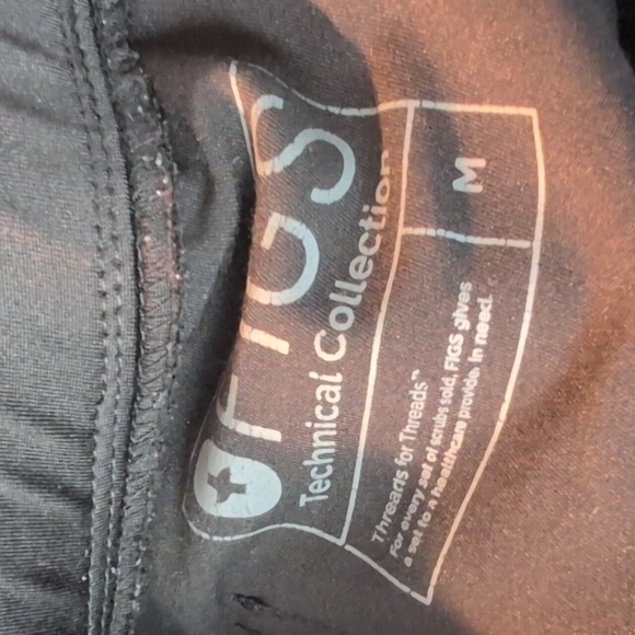 Figs Hanoi Top And Zamora Joggers Scrub Set - Picture 5 of 5